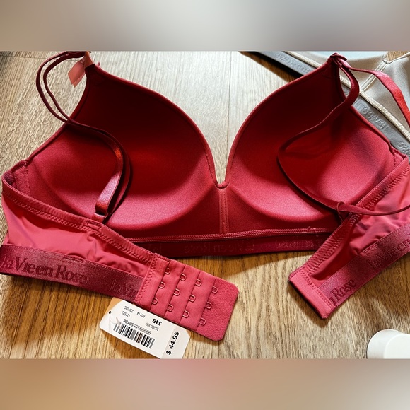 Bras - Picture 2 of 2